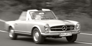 Fahraufnahme Mercedes Oldtimer